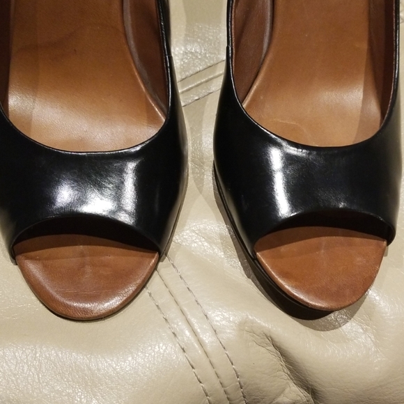 Banana Republic black peeptoe w. Brown round heel - Picture 4 of 8